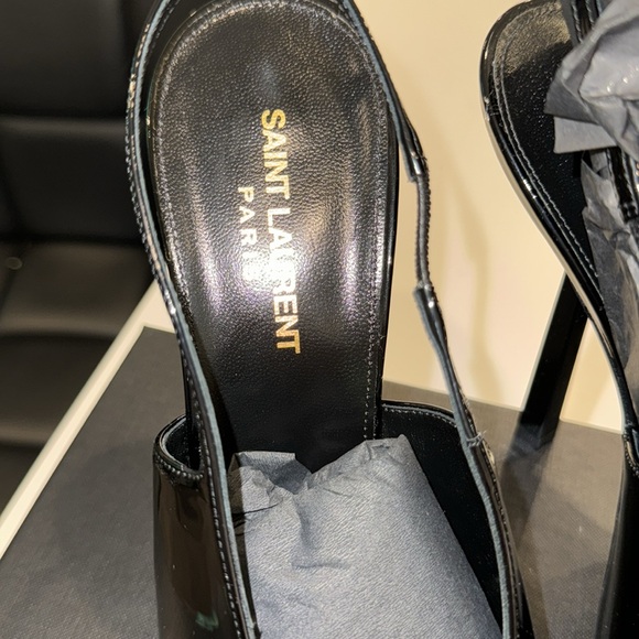 Saint Laurent Madame Singback Pump in Nero - Picture 7 of 13